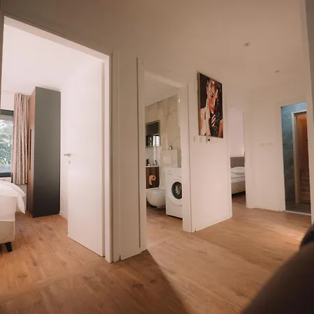 Villa House By The River Sturba *