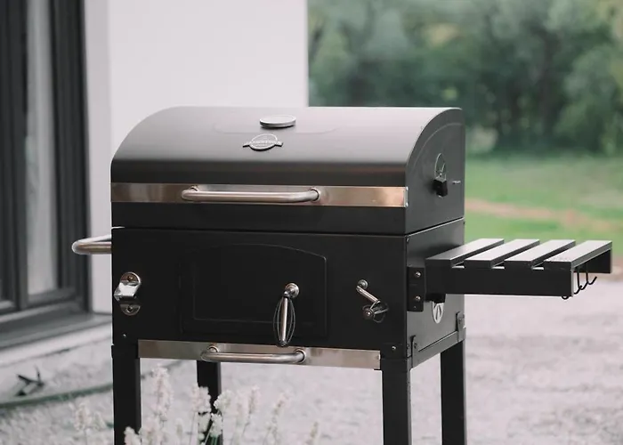 House By The River Sturba *