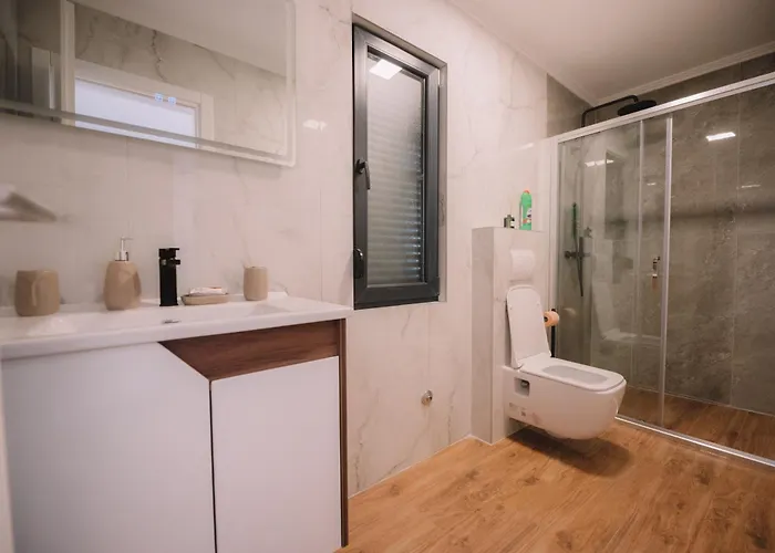 别墅 House By The River Sturba