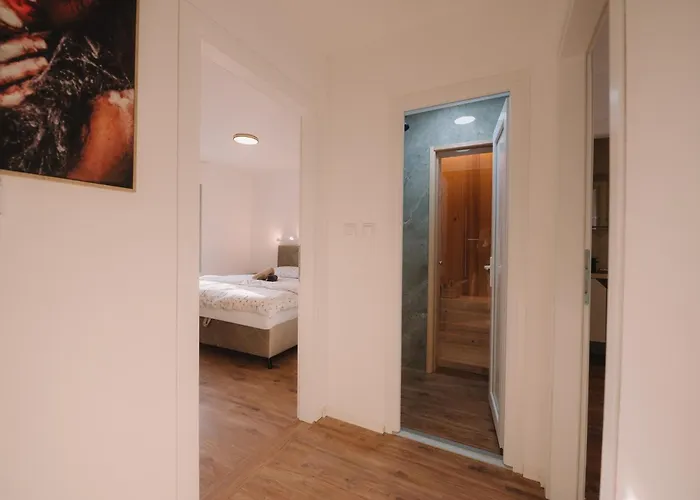 House By The River Sturba 别墅