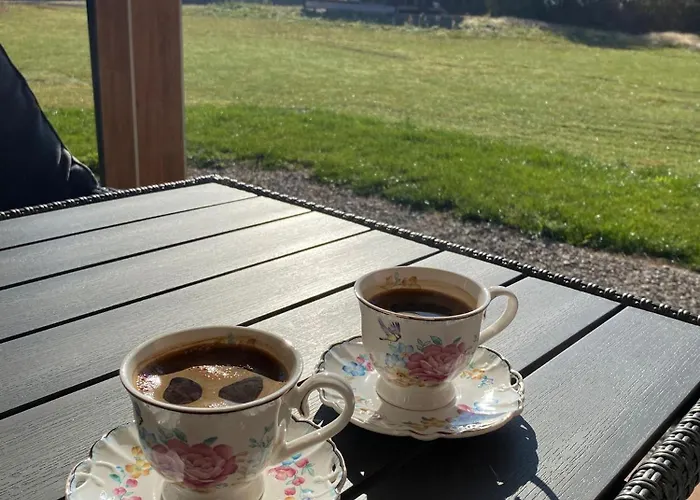 House By The River Sturba * 利夫诺